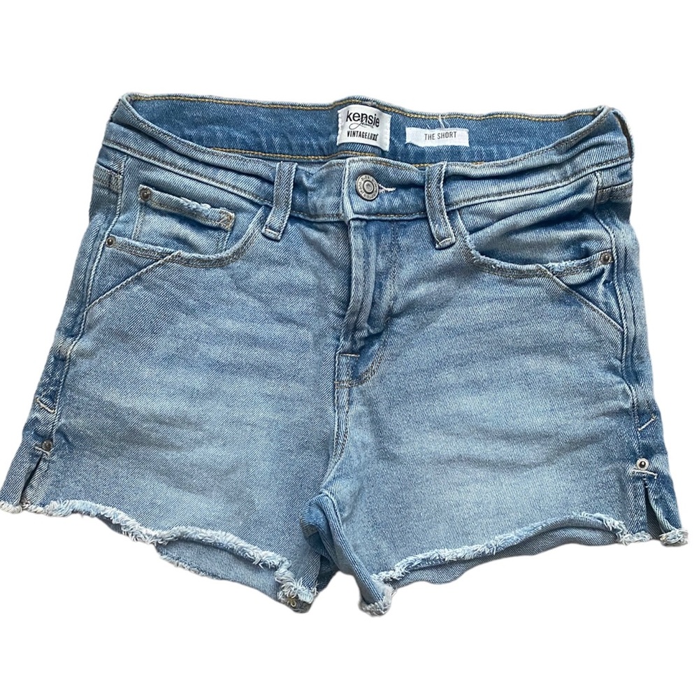 Womens “Kenzie Jeans/Vintage Luxe” denim shorts. Size 2/26.